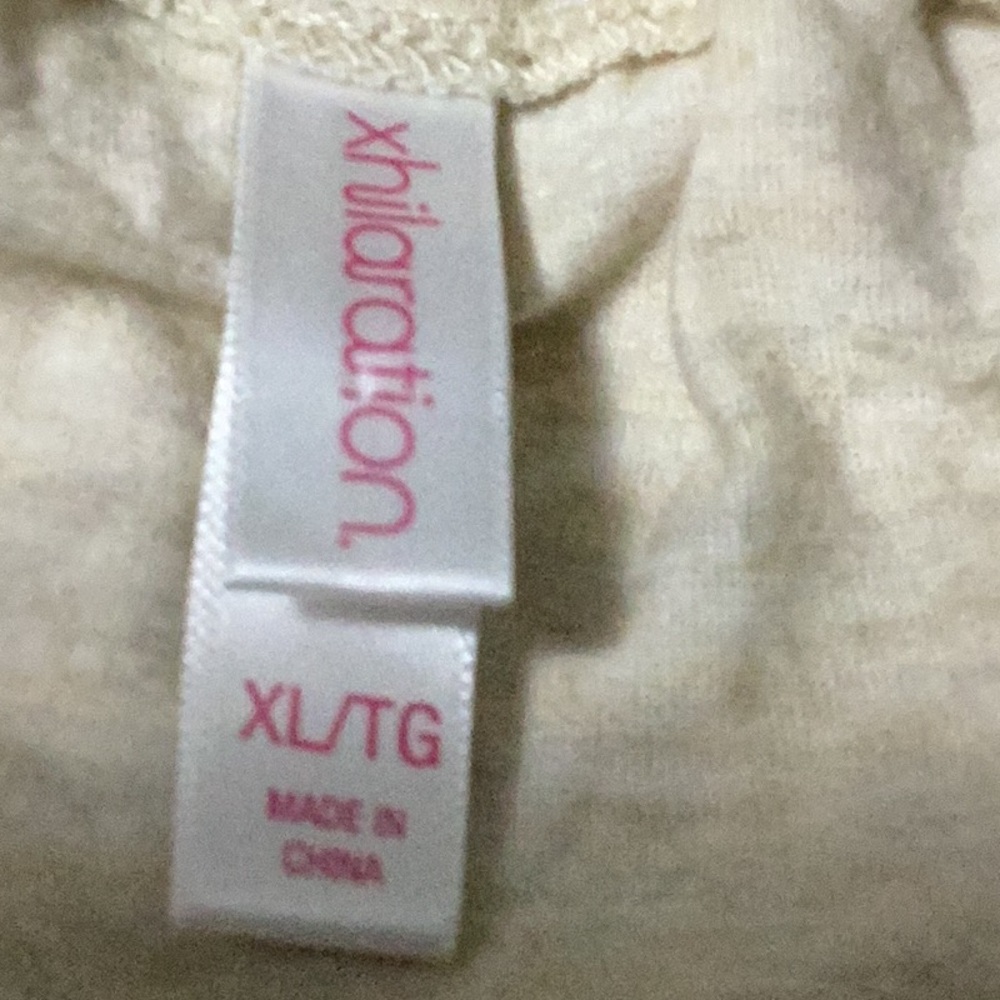Patterned Sleeveless Top with Lace Trim size XL - Picture 5 of 5